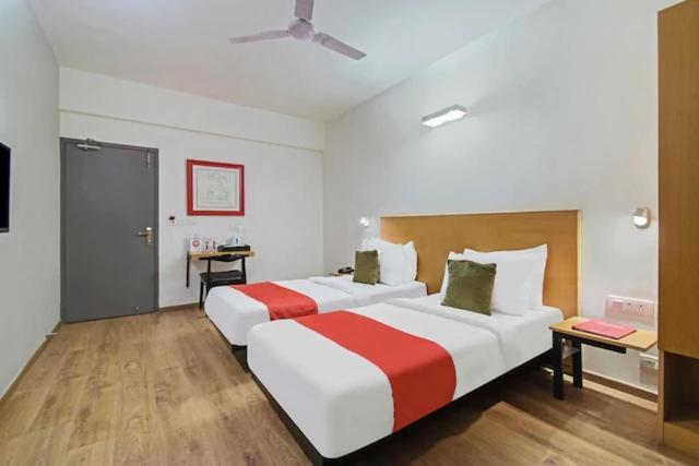 Kanak Beacon Hotel - Ashram Road Ahmedabad Exteriör bild
